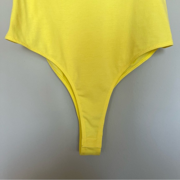 TCEC Solid Puff Sleeve Ruffle Trim Bodysuit | Yellow | Size: M | Women - Picture 6 of 9